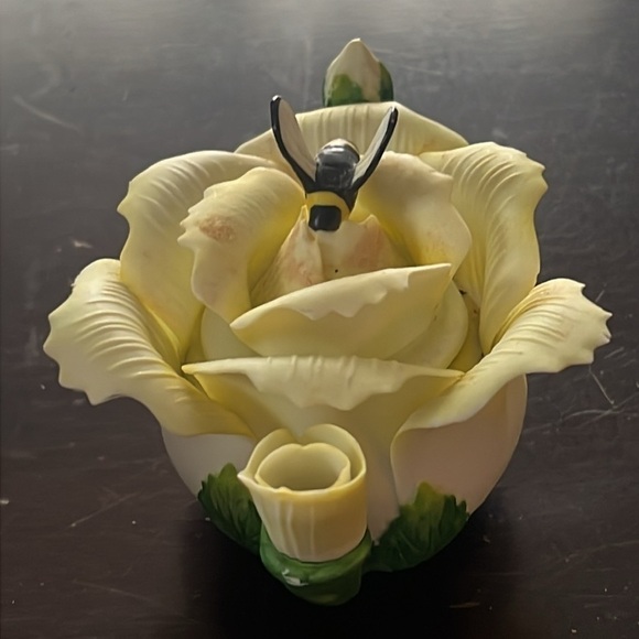 Vintage Porcelain Blooming Bee Teapot - Picture 3 of 4